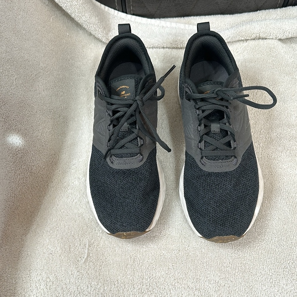 New Balance Shoes - Picture 3 of 7